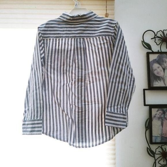 Boys' Cat & Jack Button Down Casual Stripe Shirt NWT - Picture 3 of 5